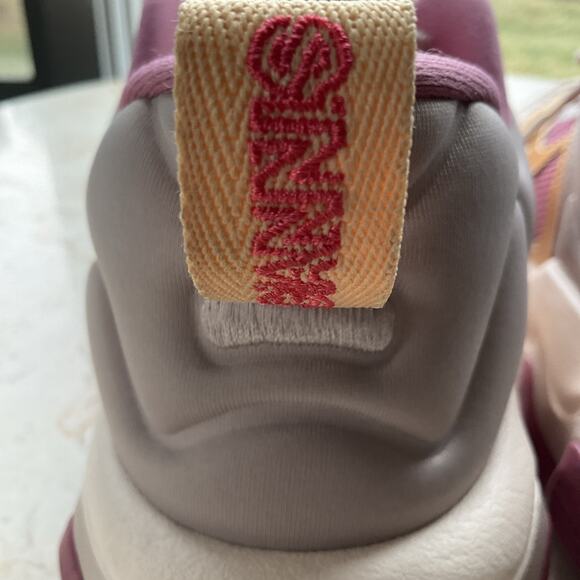 Nike Giannis Immortality 3 Mens Size 10.5 Beige Gold Pink Basketball Run Shoes‎ main image 4